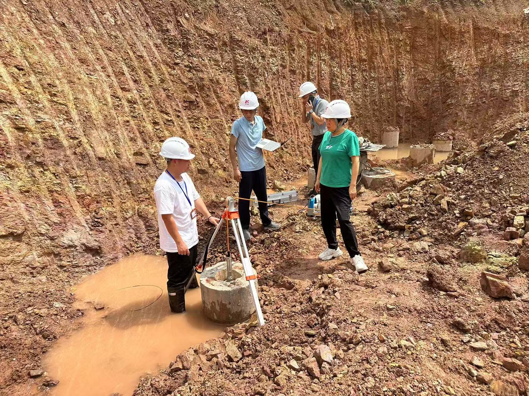 深圳市科振建设工程检测有限公司的检测团队有多少人？是否有高级职称人员？